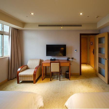 Rich & Free Hotel - Fuzhong 富逸旅趣-板橋府中館 Taipei Exterior photo