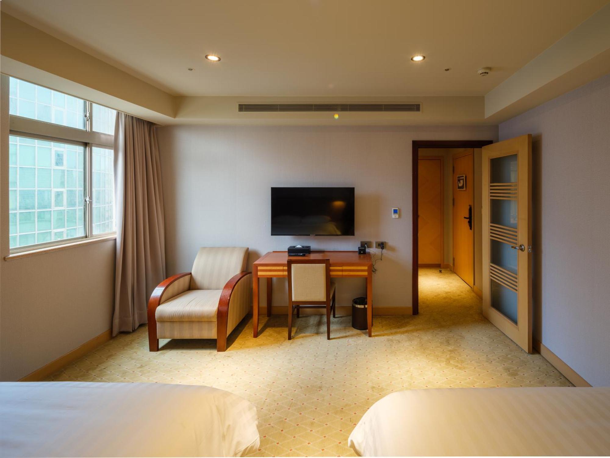 Rich & Free Hotel - Fuzhong 富逸旅趣-板橋府中館 Taipei Exterior photo