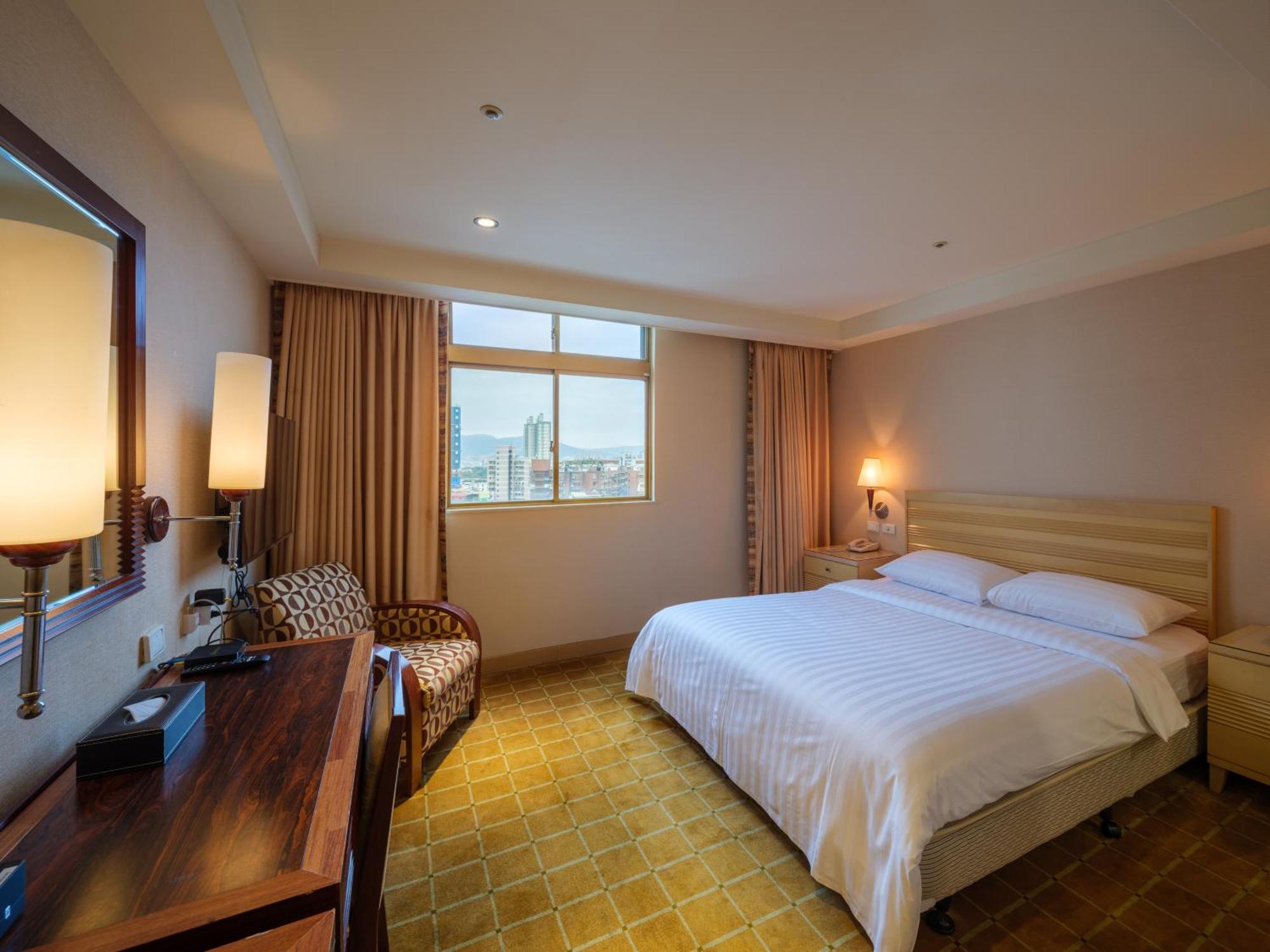 Rich & Free Hotel - Fuzhong 富逸旅趣-板橋府中館 Taipei Exterior photo