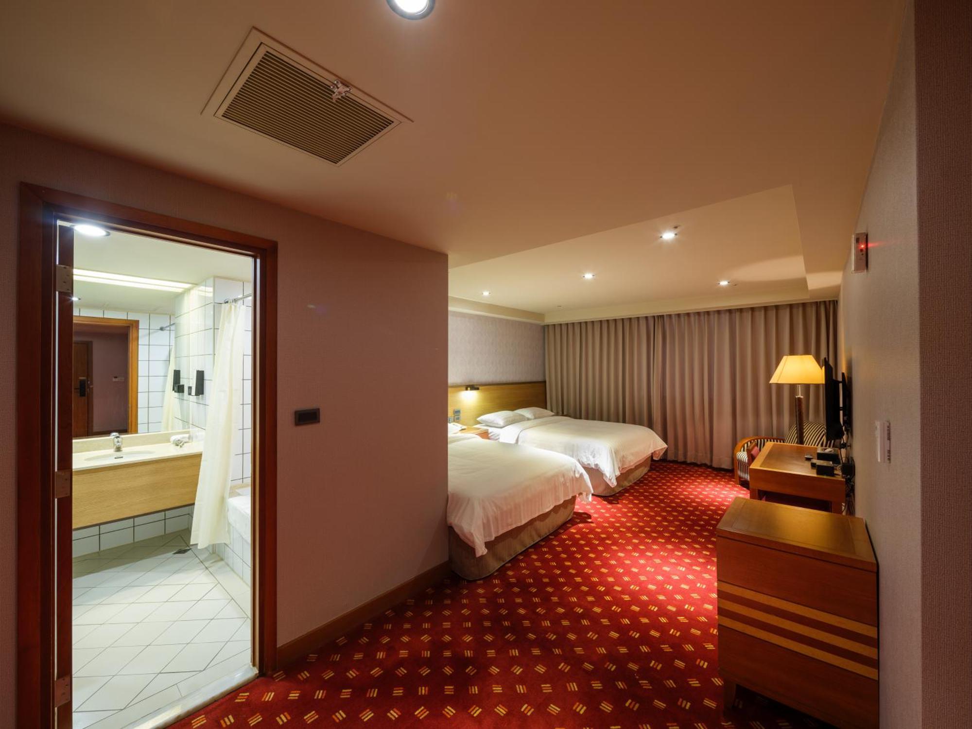 Rich & Free Hotel - Fuzhong 富逸旅趣-板橋府中館 Taipei Exterior photo